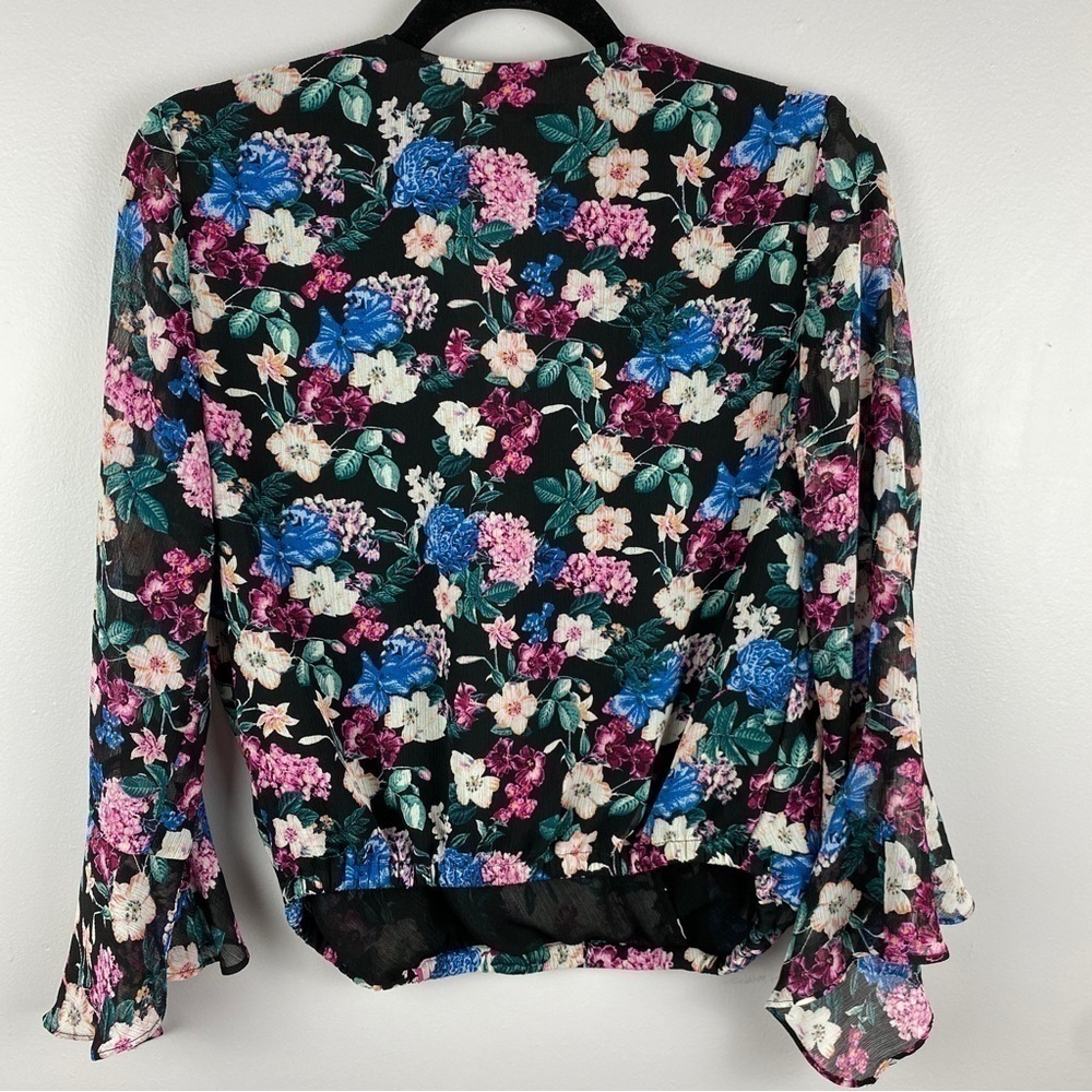 ✨3/$20✨ Guess Los Angeles Floral Faux Wrap Blouse Small Sheer Bell Sleeve Top - Picture 14 of 14